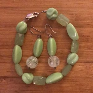 Beaded green earring and bracelet set